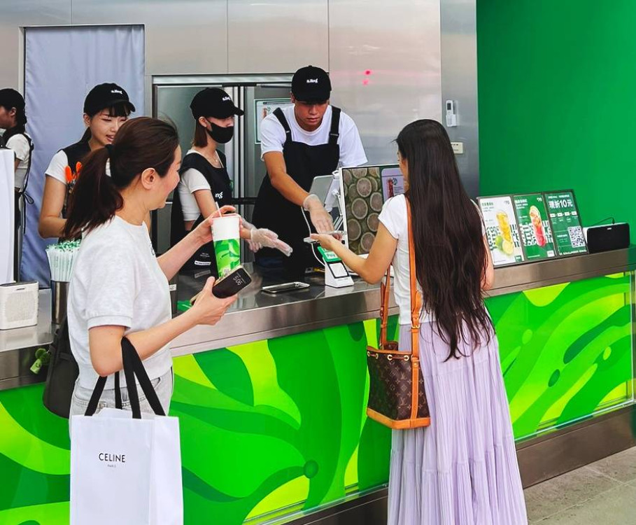檸檬控快衝！阿檸主打「爆打25下」極鮮檸檬茶！一中街全新飲品創意登場