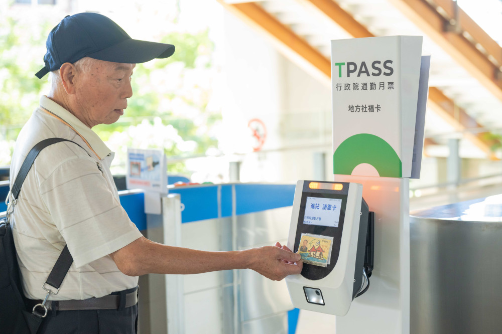 持續照顧長輩   台中敬老愛心卡搭火車貼心升級