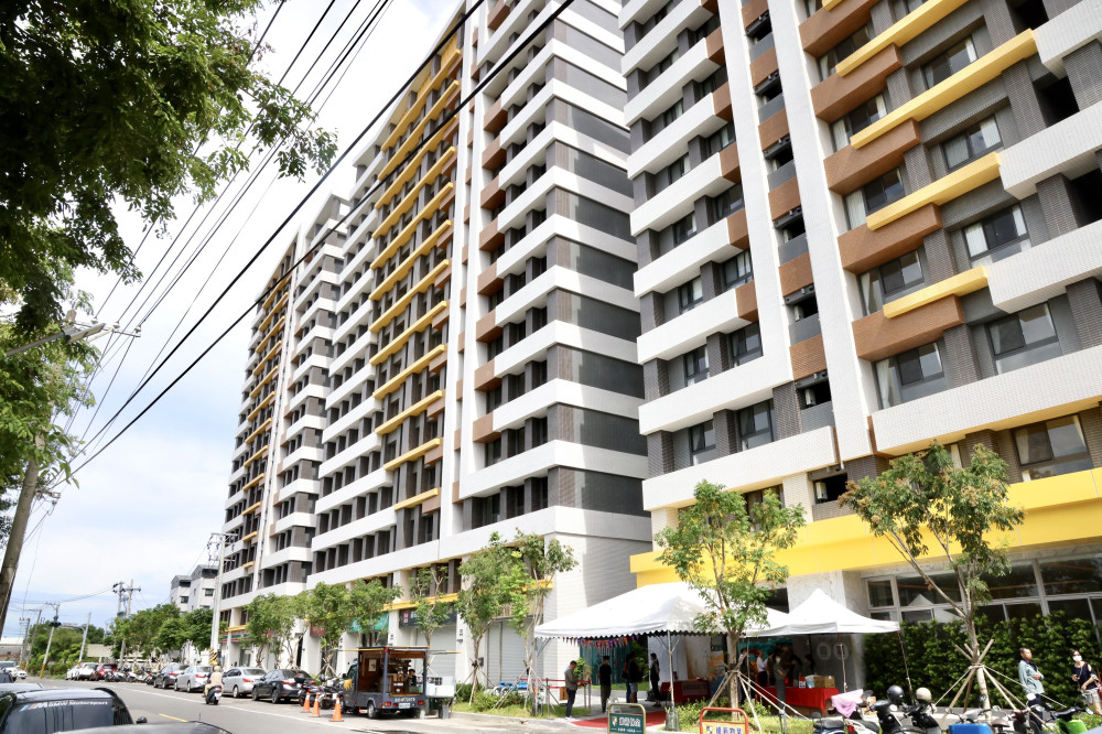台南「宜居仁愛社會住宅」舉辦入住典禮 首波 30 戶住戶歡喜入住