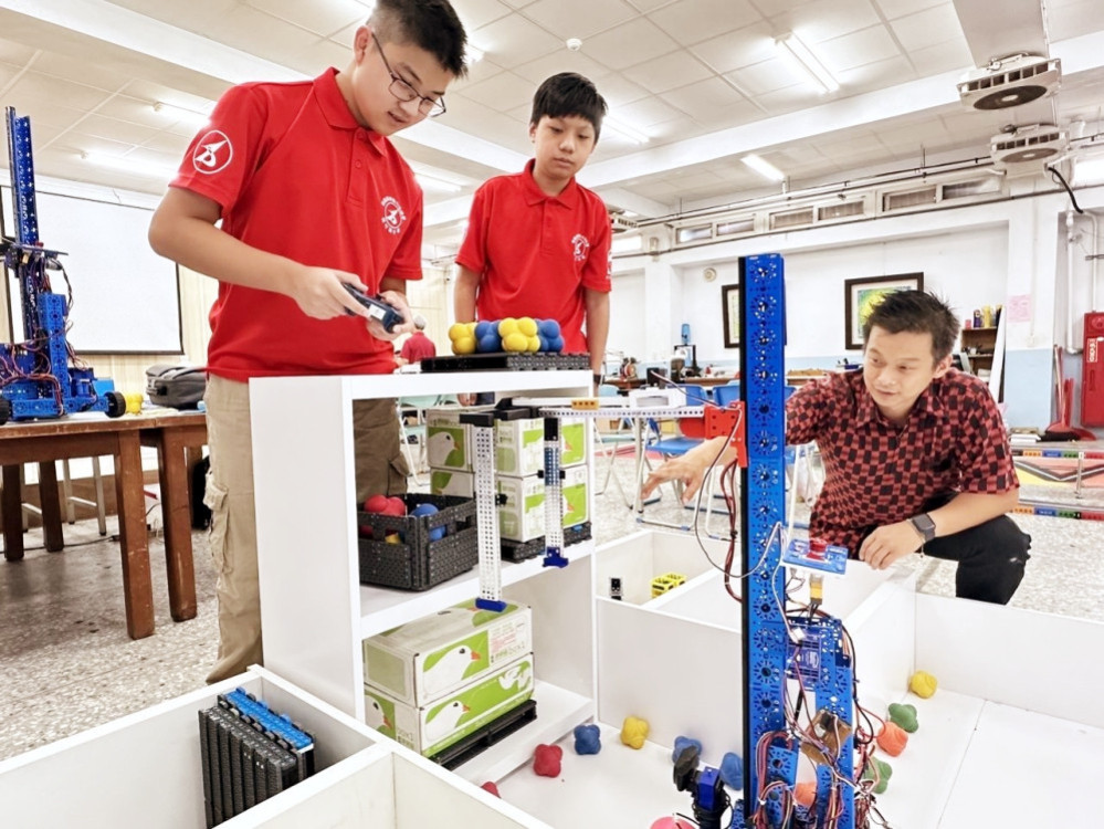 桃竹苗分署技職雙星莊致齊與鄭宇翔　代表台灣出戰第3屆亞洲技能競賽