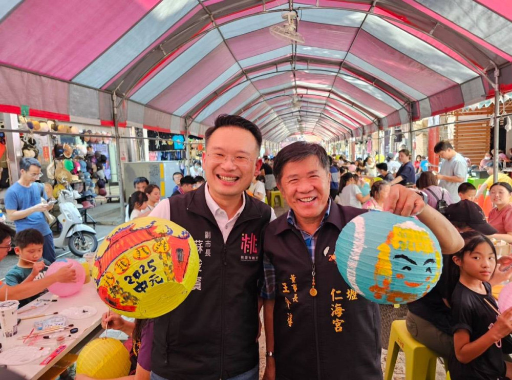 仁海宮200週年彩繪水燈 蘇俊賓：創新手法傳承文化最佳典範