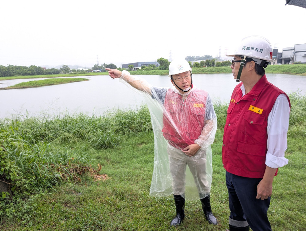 應對樺加沙颱風 陳其邁市長親赴仁武旗山視察防汛作業