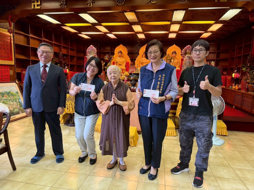 佛國悟宗淨土彌陀禪寺捐急難救助金 釋自弘師父幼時貧困立志 行善不只一端