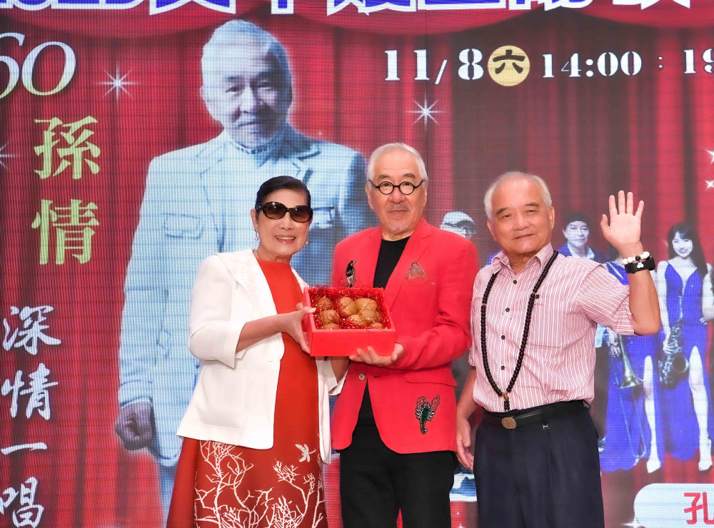  《2025文平嫂重陽敬老感恩 孫情演唱會》台中開唱81歲挑戰連唱三場