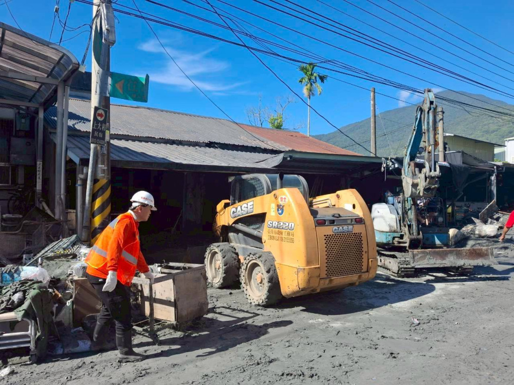 台南跨局處馳援花蓮災區，助光復鄉重建家園