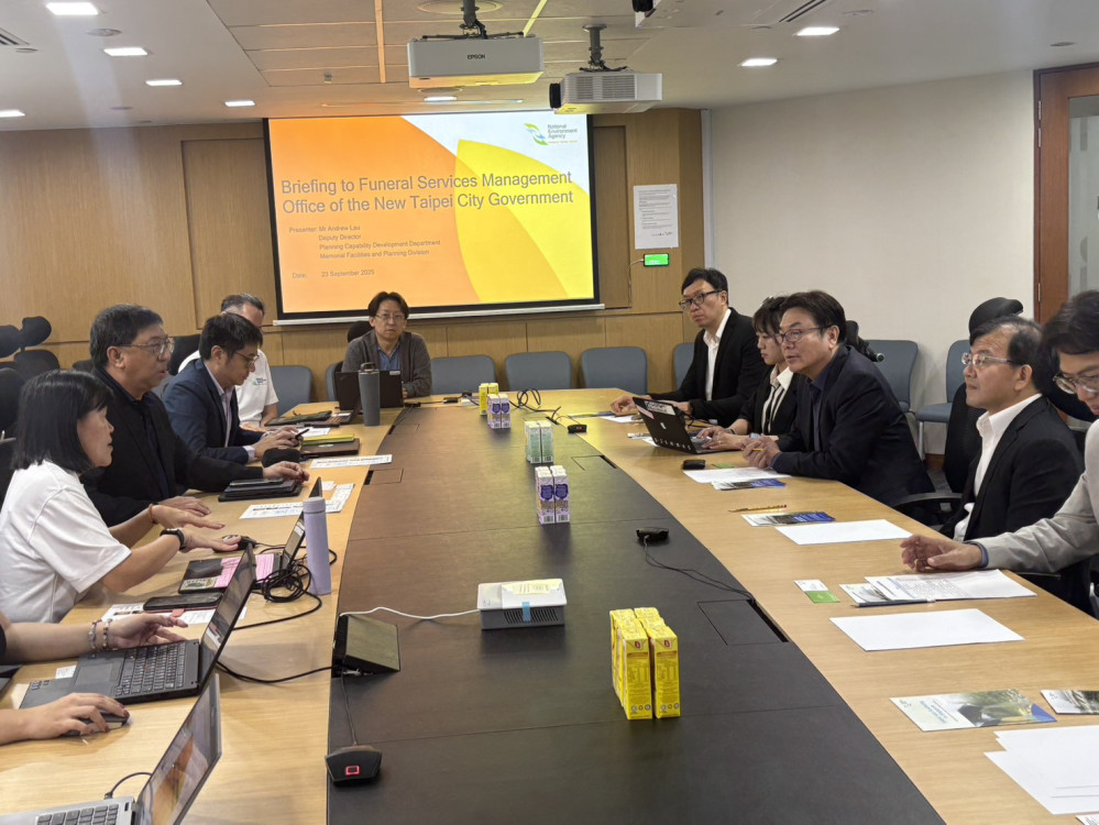 拜會新加坡國家環境局 劉和然：透過多元及自動化管理作為殯葬典範