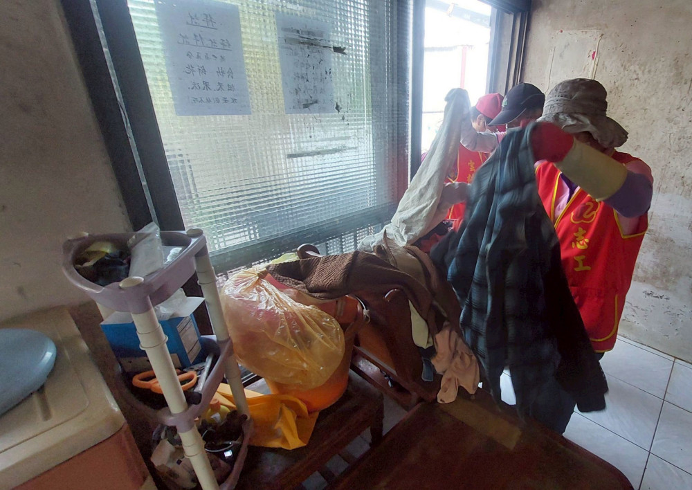 雲林榮服處榮欣志工居家打掃服務 暖心守護榮民眷
