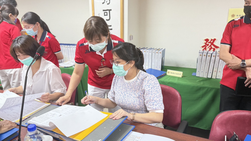 輔導會至中彰榮家業務輔導 提升照顧服務效能