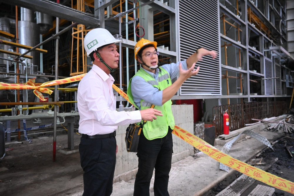 關心台電興達電廠爆炸事故   許智傑親赴現場督促安全檢測後復工