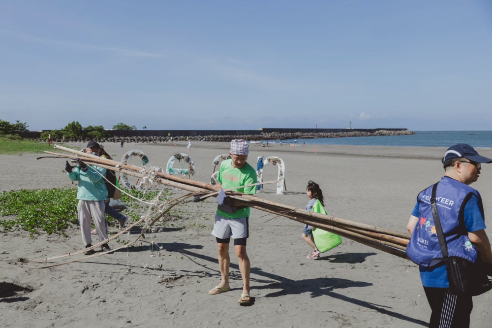 臺南海岸維護成效佳 獲 2025 永續行動獎銀獎 垃圾減幅三成