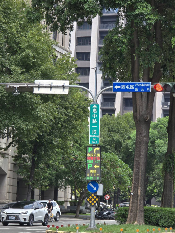 新光三越復業首日 交通大致順暢 市府多管齊下維持秩序