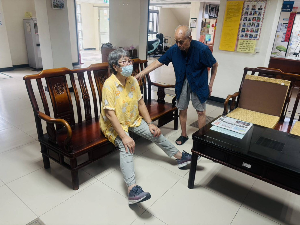 彰化榮家百歲榮民愛心滿溢 分享自我復健秘訣護健康 