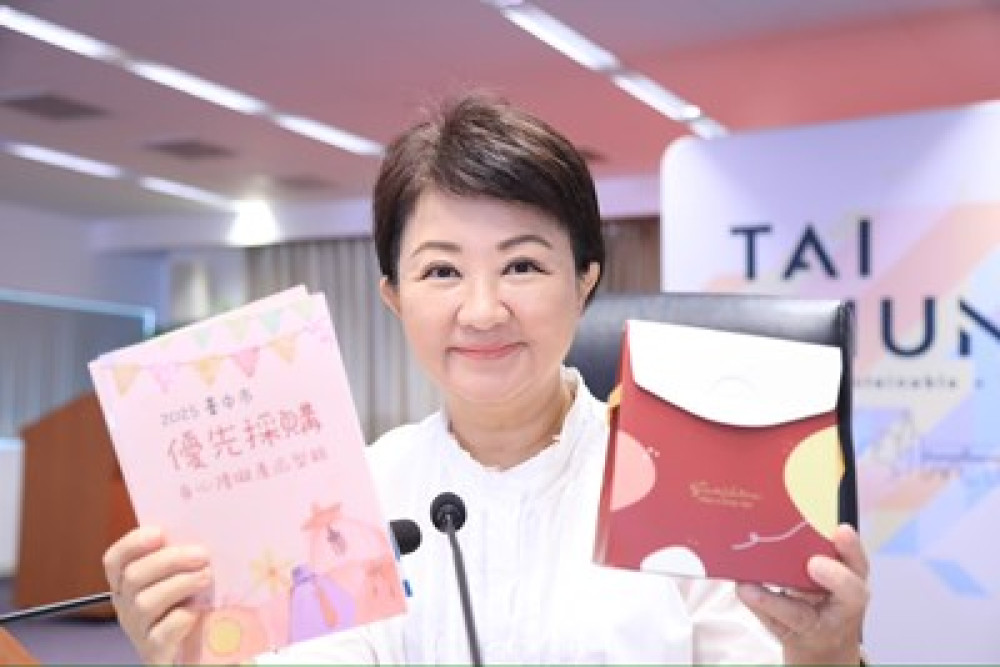 中市府推身障就業與福利成績亮眼 盧秀燕化身「帶貨女王」大推優採產品