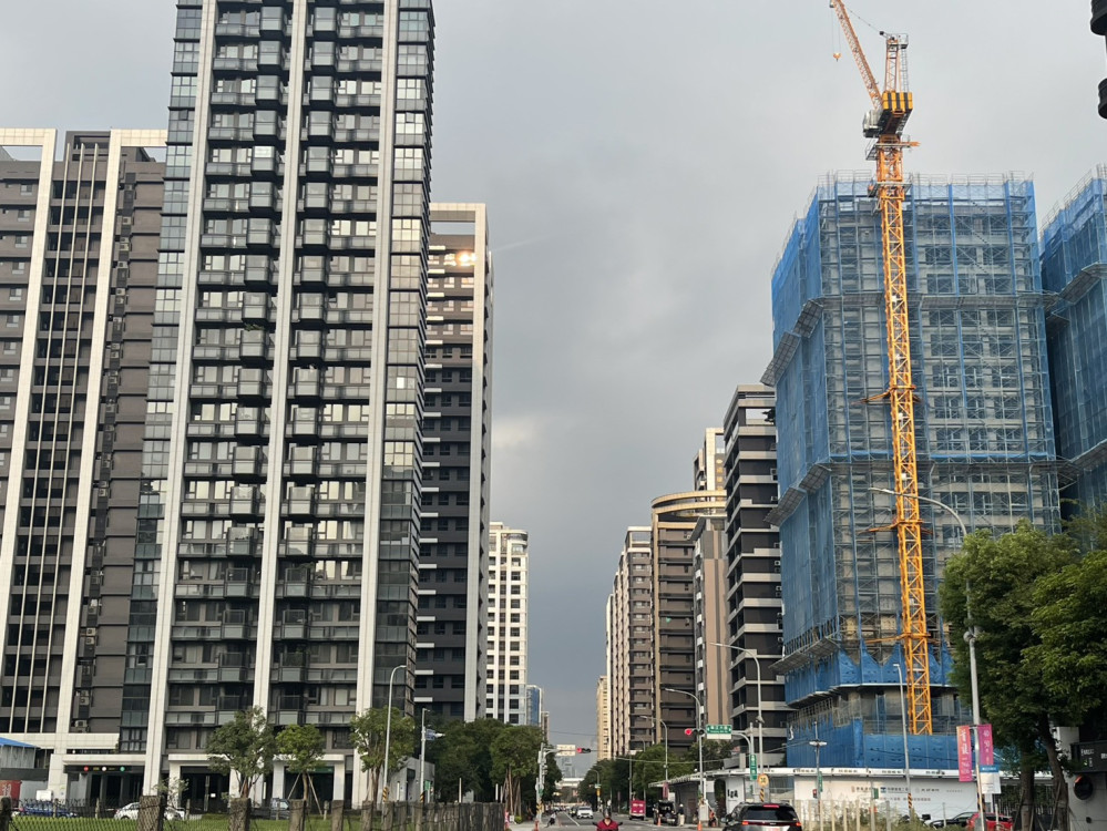 「虛坪化」扭曲房市,但「刪除虛坪」購屋者將面臨自備款不足的窘境!  「虛坪化」扭曲房市,但「刪除虛坪」購屋者將面臨自備款不足的窘境!