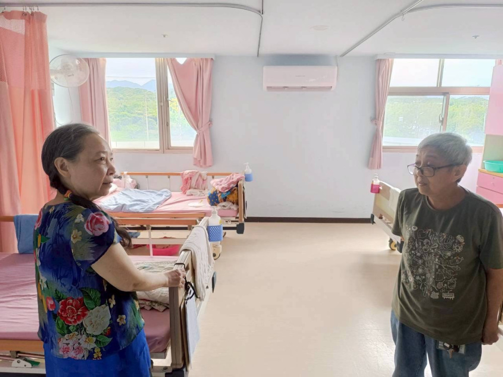 從被照顧者變成照顧者  小梅在護理之家翻轉人生