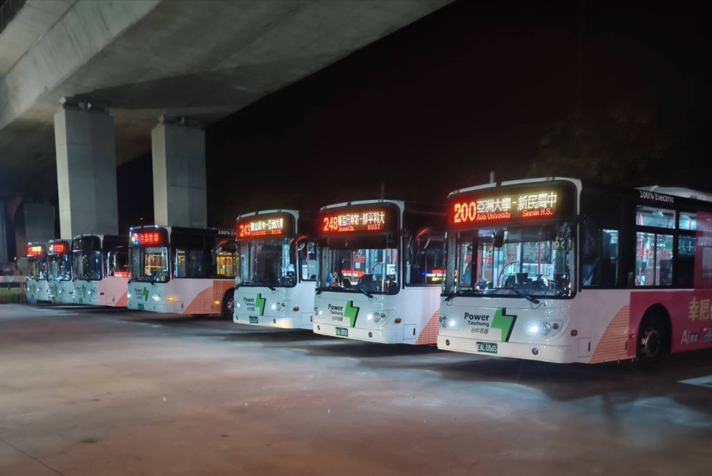 中市公車評鑑出爐！ 1家優等、11家甲等 市府交通局：強化行人安全與服務品質