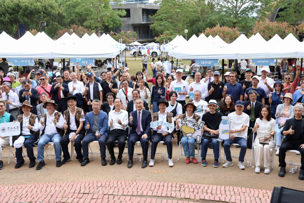 東海70綻放萬朵玫瑰　校長張國恩宣示蛻變邁向新元年