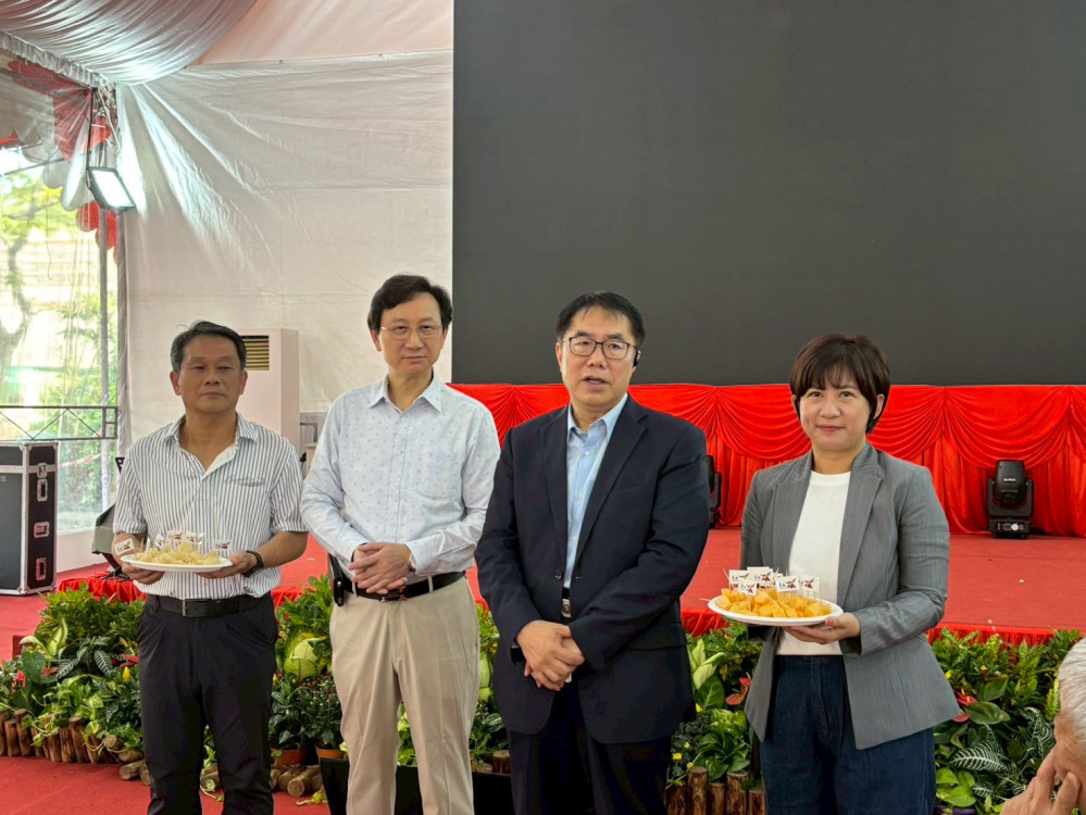 臺南市長黃偉哲快閃新加坡 台南鮮果受青睞