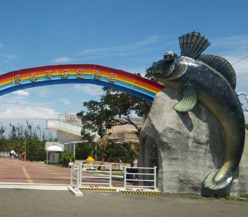 雙春濱海遊憩區首階工程完工！南側紅樹林棧道抬高防淹 115 年全段開放