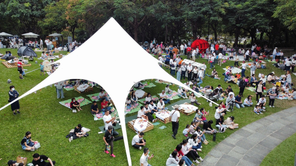 突破26萬人潮再創新紀錄！台中市民野餐日全市29區熱情響應  共度草地閱讀時光