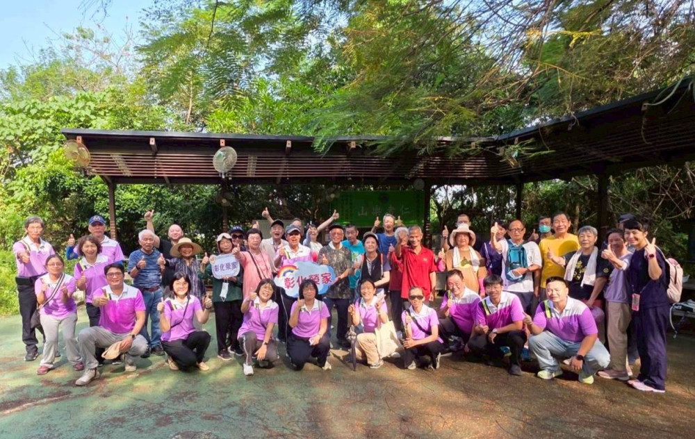 彰化榮家歡慶榮民節 登山健行表揚楷模展現榮耀與感恩 彰化榮家歡慶榮民節 登山健行表揚楷模展現榮耀與感恩