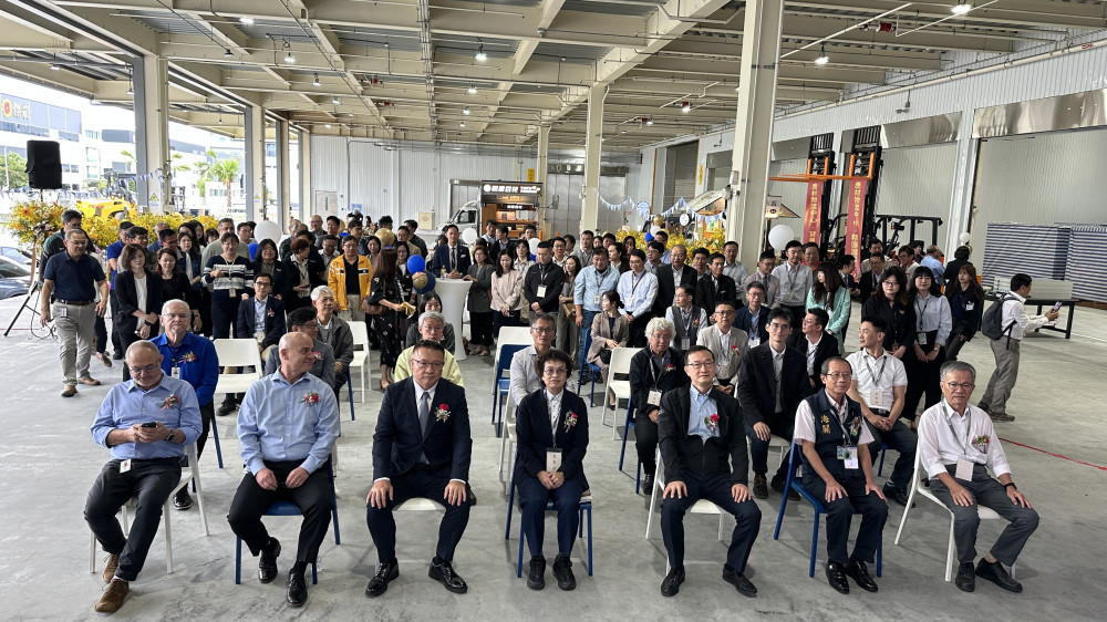 應用材料新吉物流中心啟用 趙卿惠副市長見證 20 億投資鞏固南科供應鏈