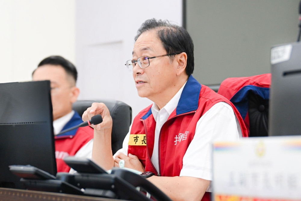 張善政主持「鳳凰颱風整備會議」　責成各局處謹慎因應