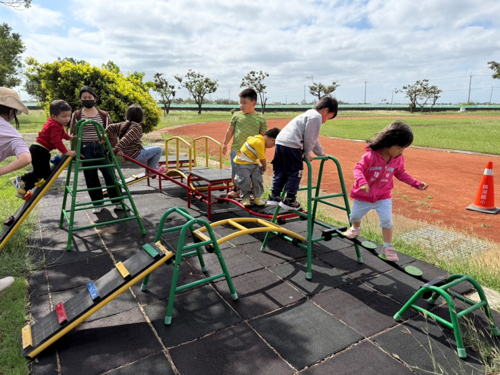 歲末傳愛、寒冬送暖　IC之音攜手5家愛心企業關懷7所偏鄉孩童迎聖誕