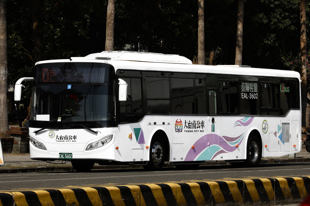 台南電動公車再添9輛生力軍 投入0、6路乘車體驗再升級
