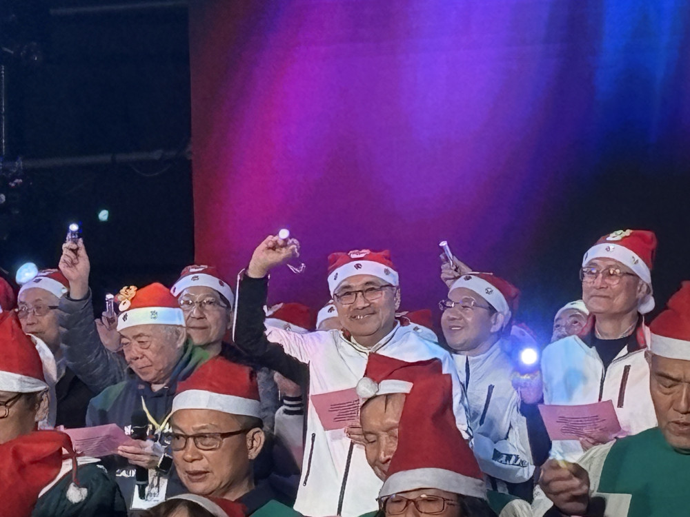 萬人齊唱《平安夜》  新北平安晚會佳音傳遍耶誕城  