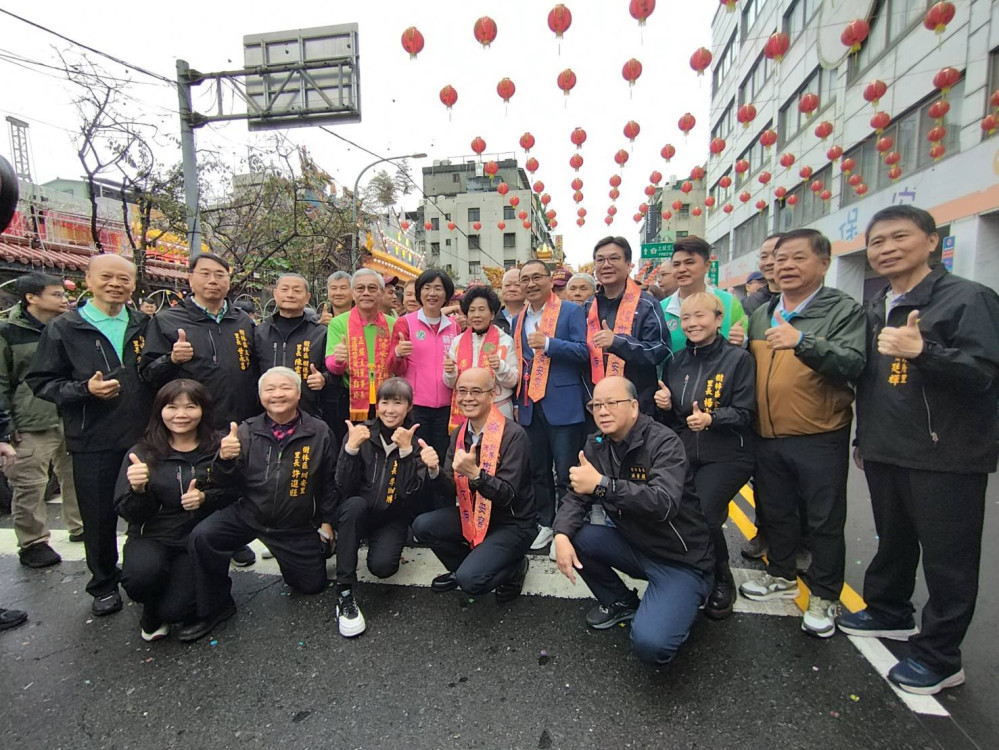 樹林濟安宮南北保生大帝徒步遶境 侯友宜參拜祈福