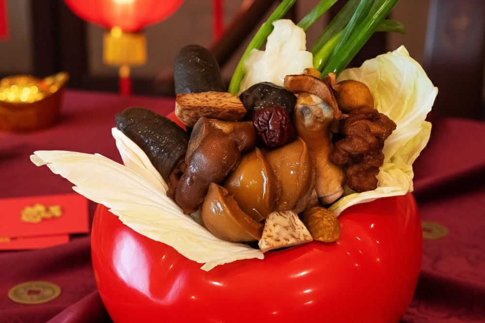 熱鬧迎金馬！台中金典酒店除夕圍爐宴火熱預訂　 百桌圍爐氣氛沸騰　五星外帶年菜成搶手貨