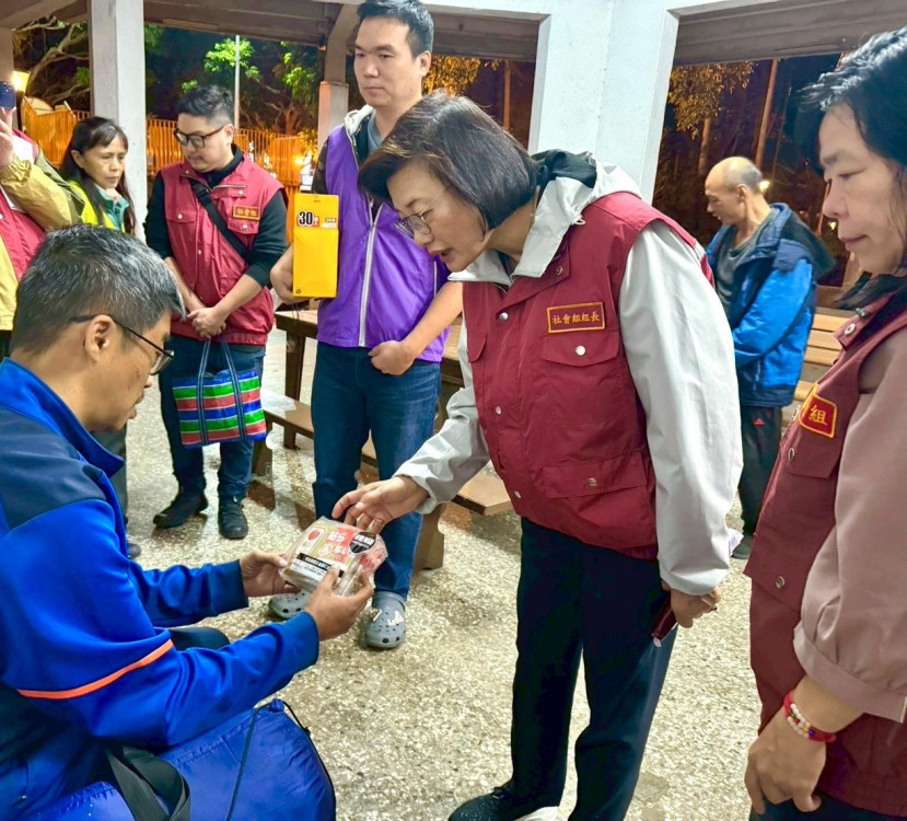 新北提前啟動低溫關懷　街友、獨居長者暖心守護不中斷