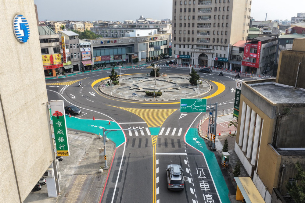 新營圓環標線優化改造 為全台市區首座螺旋圓環（Spiral Roundabout）設計