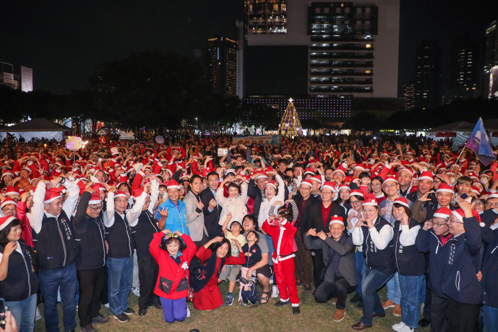 平安夜最暖風景！ 全台最多1088位聖誕老人報佳音   盧秀燕祈願城市平安幸福