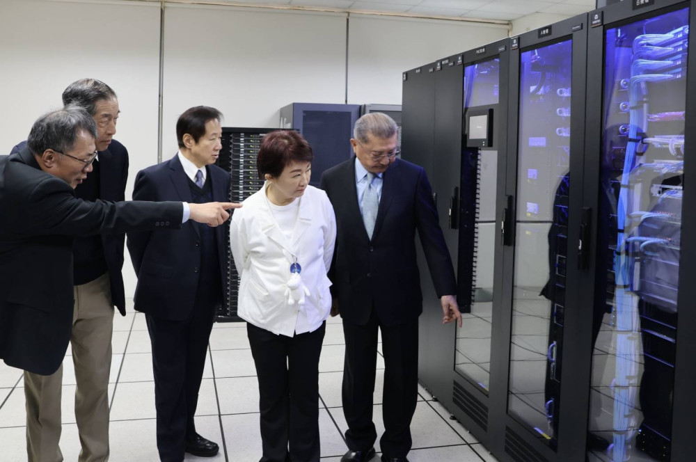 東海大學啟用全台首座NVIDIA B200算力中心   盧秀燕＋張國恩攜手打造「中台灣AI發展新引擎」