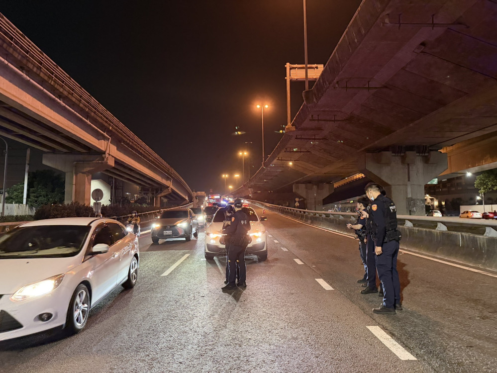 快訊|仁武警開15槍制止拒檢衝撞    5小時拘提男子到案