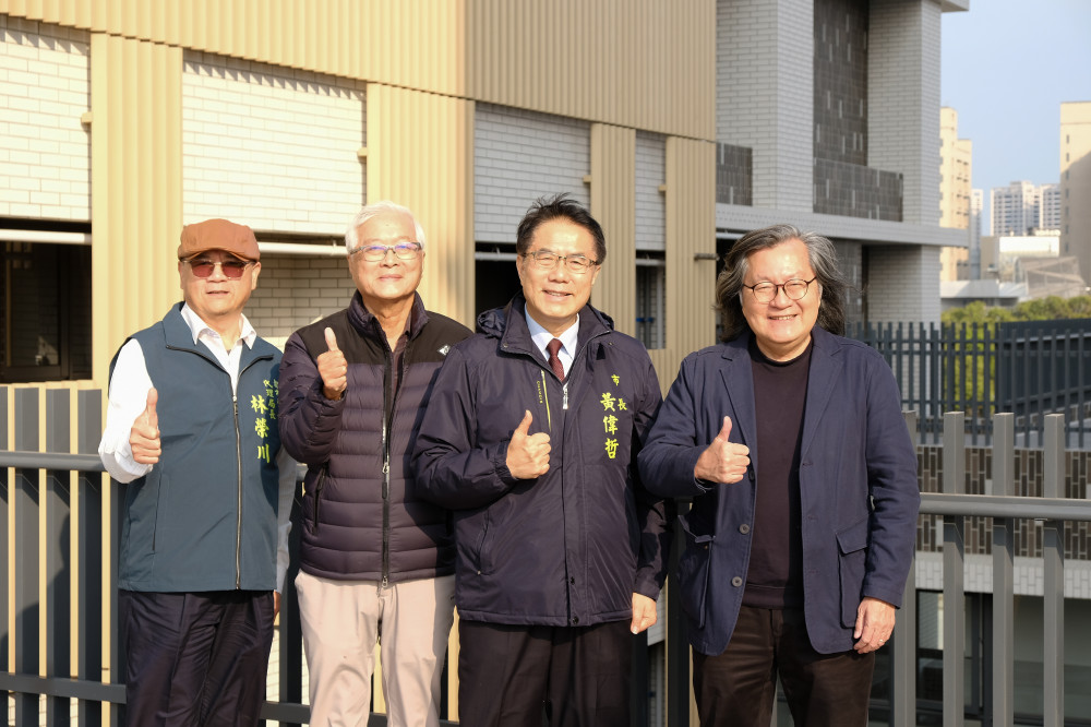 臺南市長黃偉哲實勘「宜居小東」社宅 3150件申請見市民高度肯定