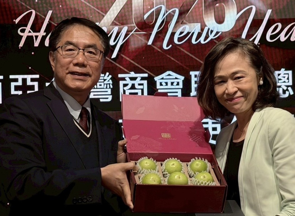 臺南蜜棗前進馬來西亞 臺南市長黃偉哲推動農產外交拓展市場版圖