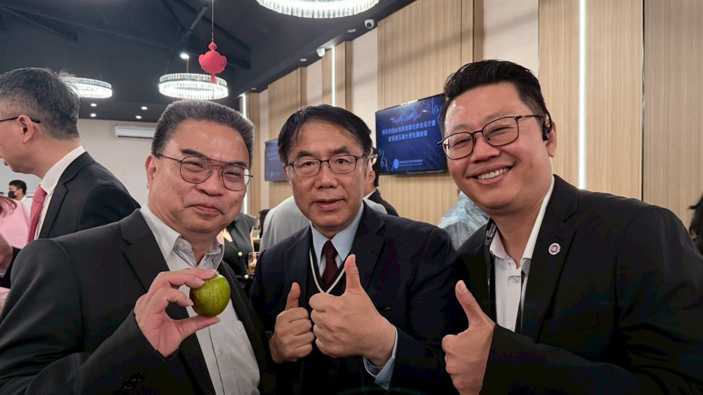 臺南蜜棗前進馬來西亞 臺南市長黃偉哲推動農產外交拓展市場版圖