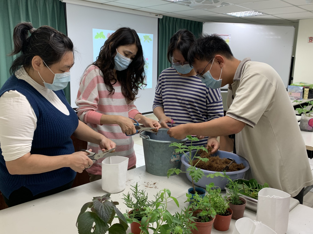 照顧者不孤單  喜憨兒基金會專家到宅守護照顧者健康