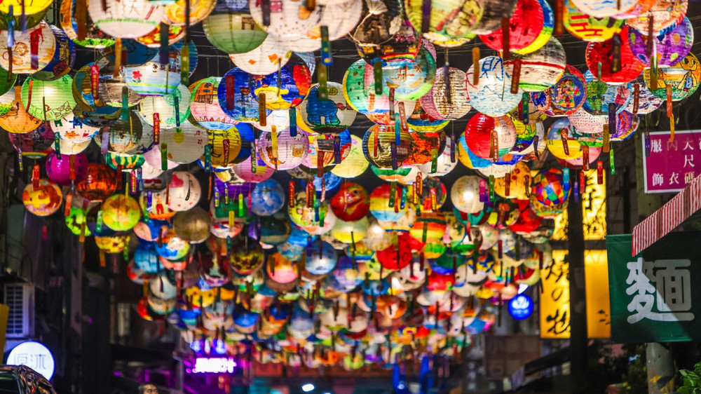 第十四屆府城普濟燈會登場 光影串起臺南、米蘭與日本的跨國情誼