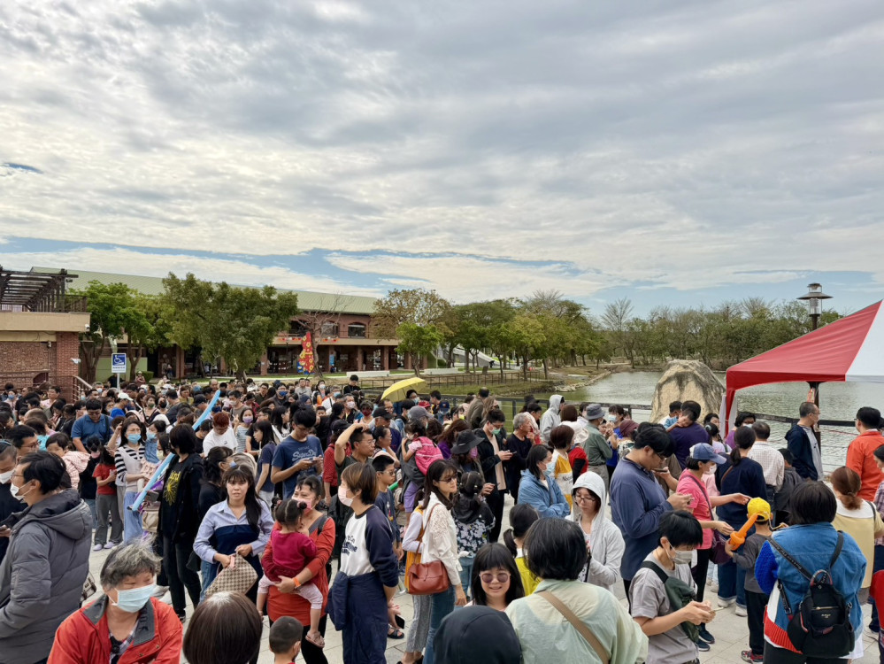 二二八連假台南狂吸52萬人！黃偉哲邀賞蘭展鬧元宵 聖母廟煙火今晚震撼登場