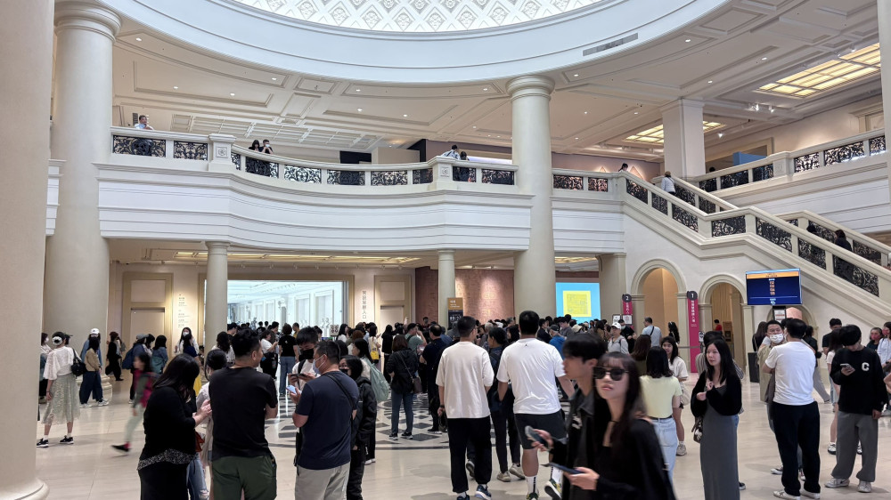 228連假首日台南吸粉13萬人！黃偉哲發送「卡比胖拉」提燈邀民同樂