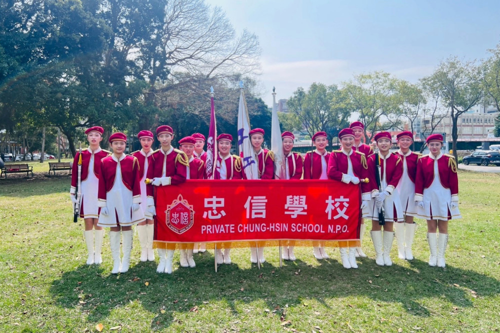 新竹忠信學校深耕台灣善良文化　元宵情人節千人走街送提燈暨紀念幣