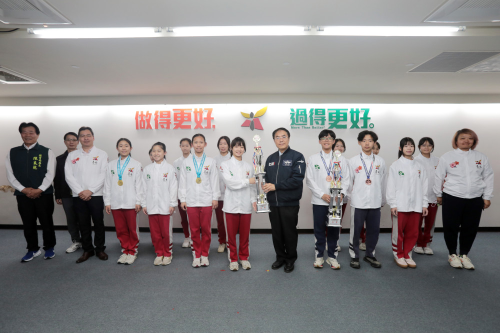 臺南學子體育大放異彩！啦啦隊、橄欖球隊連奪冠 市府公開表揚