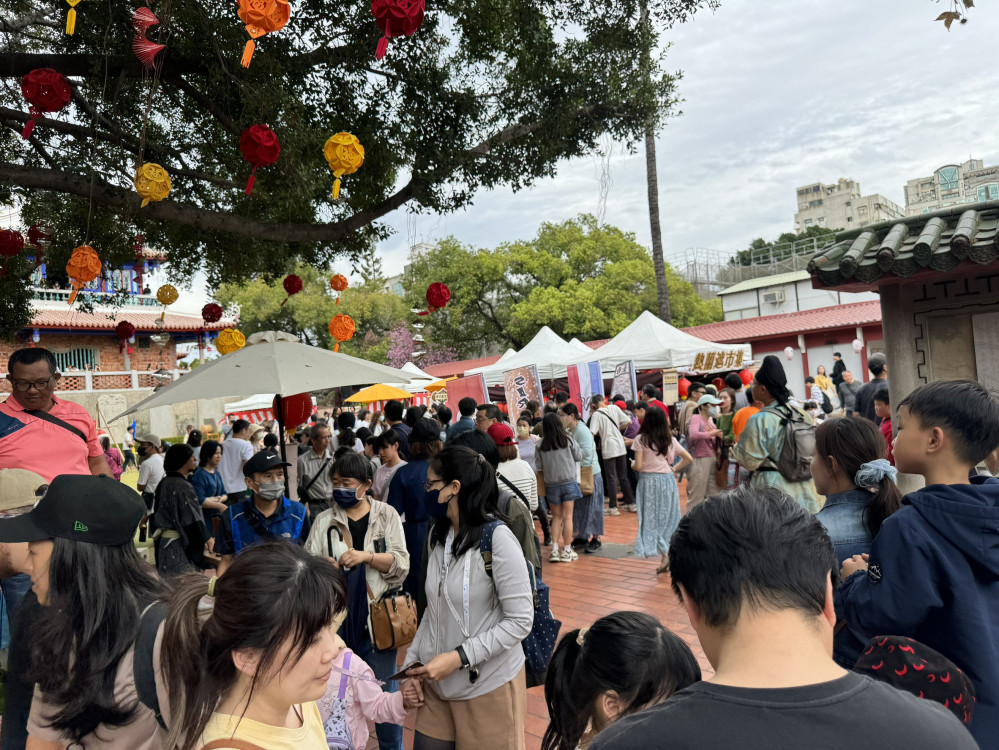 二二八連假台南狂吸52萬人！黃偉哲邀賞蘭展鬧元宵 聖母廟煙火今晚震撼登場