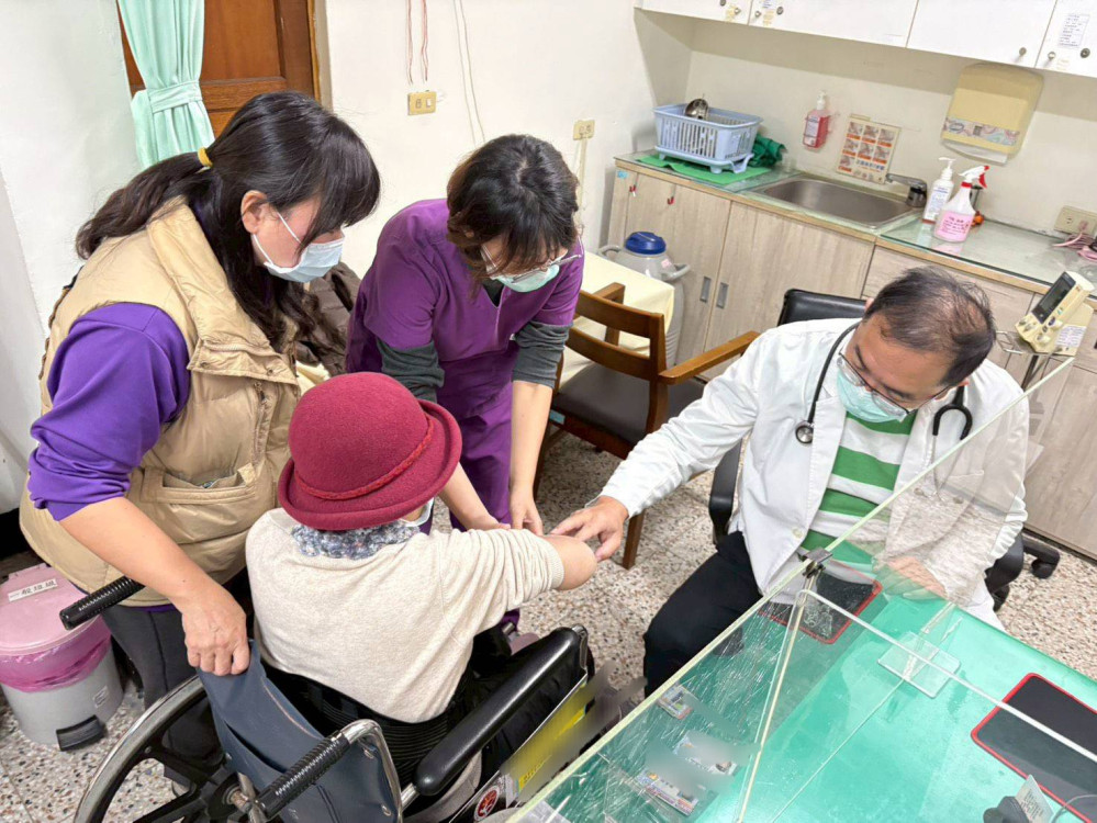 中彰榮家新春加開門診 守護住民長輩健康