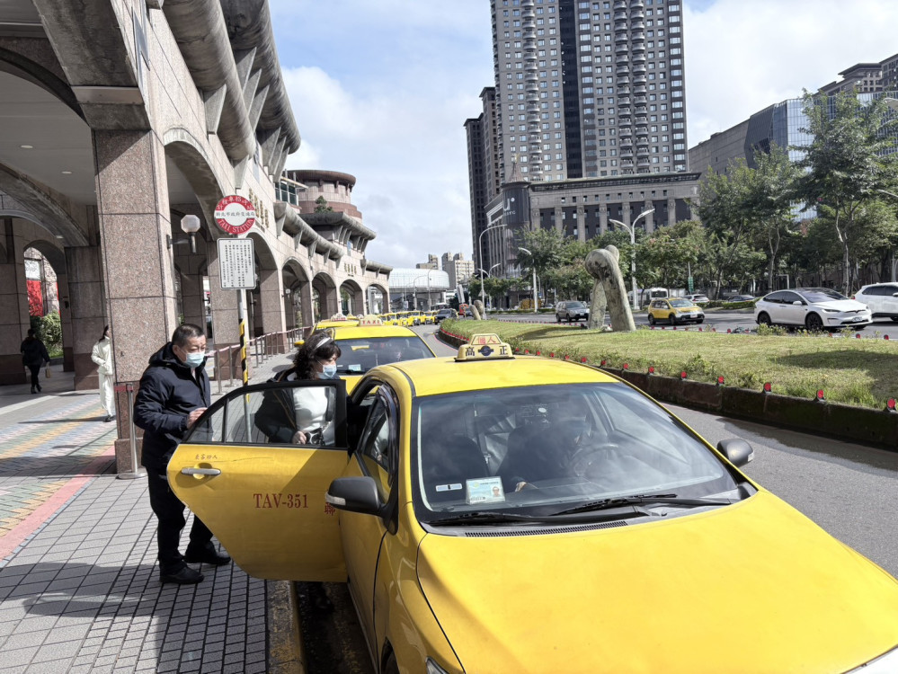 計程車駕駛與搭乘民眾注意！春節加成計費即將正式結束