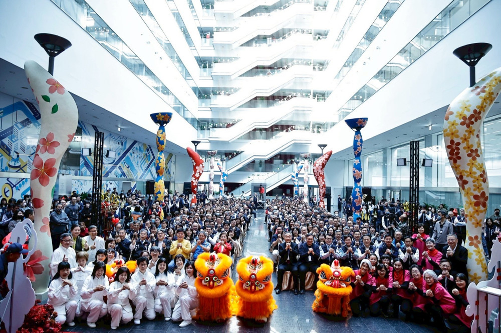 中市府新春團拜    黃國榮代讀盧秀燕團拜致詞  「8心同聚」照顧市民最光榮